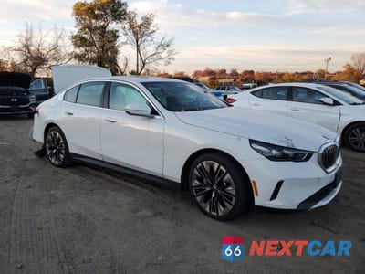 Czwarte zdjęcie samochodu z boku: 2025 BMW 530 XI VIN:WBA53FJ0XSCT29723 - miniatura