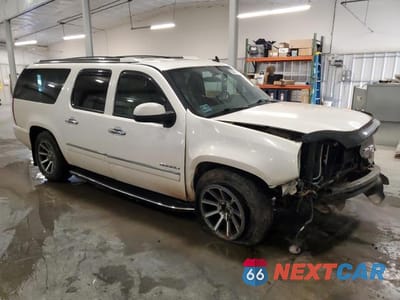 Czwarte zdjęcie samochodu z boku: 2013 GMC YUKON XL DENALI VIN:1GKS2MEF8DR360095 - miniatura