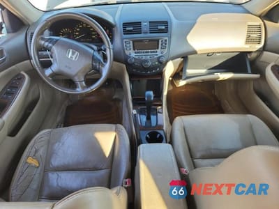 Zdjęcie 8 z 12 samochodu: 2006 HONDA ACCORD EX VIN:1HGCM56846A163802 - miniatura