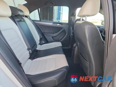 Zdjęcie 10 z 12 samochodu: 2016 VOLKSWAGEN JETTA SPORT VIN:3VWD17AJ3GM278264 - miniatura