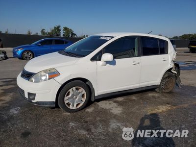 2010 NISSAN VERSA S 3N1BC1CP8AL413743 - główne zdjęcie licytacji z USA - miniatura