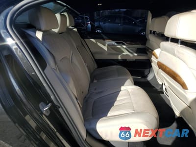 Zdjęcie 10 z 12 samochodu: 2017 BMW 740 I VIN:WBA7E2C51HG740336 - miniatura