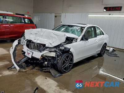 2013 MERCEDES-BENZ C 300 4MATIC WDDGF8AB5DR263930 - główne zdjęcie licytacji z USA - miniatura