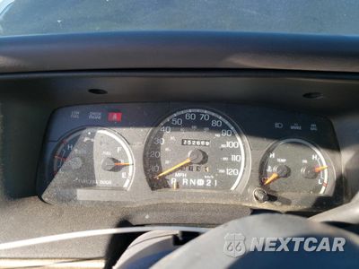 Zdjęcie 9 z 14 samochodu: 1999 FORD CROWN VICTORIA VIN:2FAFP73W3XX135635 - miniatura
