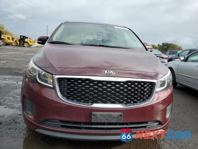 Piąte zdjęcie samochodu w środku: 2017 KIA SEDONA LX VIN:KNDMB5C19H6244770 - miniatura