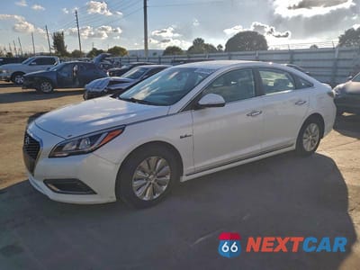 2017 HYUNDAI SONATA HYBRID SE KMHE24L36HA063179 - główne zdjęcie licytacji z USA - miniatura
