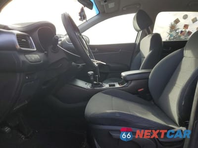 Zdjęcie 7 z 13 samochodu: 2019 KIA SORENTO L VIN:5XYPG4A34KG551992 - miniatura