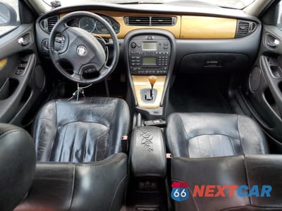 Zdjęcie 8 z 14 samochodu: 2003 JAGUAR X-TYPE 2.5 VIN:SAJEA51D43XD55268 - miniatura