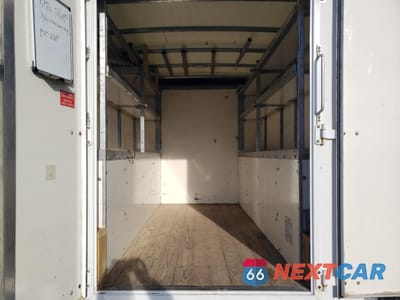 Zdjęcie 10 z 13 samochodu: 2019 CHEVROLET EXPRESS G3500 VIN:1GB0GRFG8K1366620 - miniatura