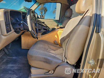Zdjęcie 7 z 12 samochodu: 2004 CHEVROLET SILVERADO C1500 VIN:1GCEC14X64Z310553 - miniatura