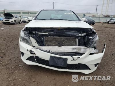 Piąte zdjęcie samochodu w środku: 2015 MERCEDES-BENZ CLA 250 VIN:WDDSJ4EB2FN163189 - miniatura