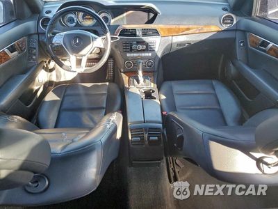 Zdjęcie 13 z 22 samochodu: 2012 MERCEDES-BENZ C 250 VIN:WDDGF4HB9CR221595 - miniatura