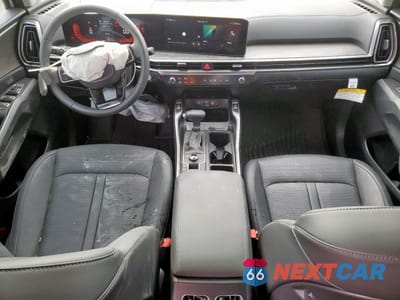 Zdjęcie 8 z 14 samochodu: 2025 KIA SORENTO EX VIN:5XYRHDJF3SG403039 - miniatura