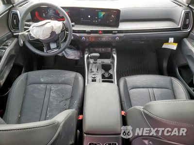 Zdjęcie 8 z 14 samochodu: 2025 KIA SORENTO EX VIN:5XYRHDJF3SG403039 - miniatura
