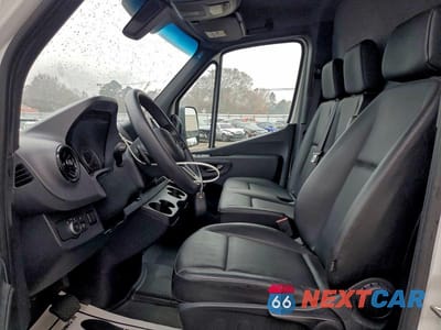 Zdjęcie 7 z 12 samochodu: 2023 MERCEDES BENZ SPRINTER 4500 2.0L 4C TDSL EXT CHASSIS CAB VIN:W1X9N33Y4PN264363 - miniatura