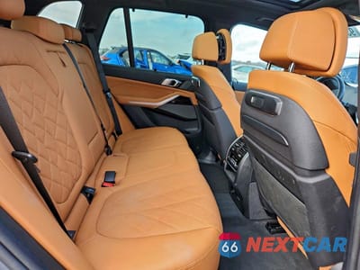 Zdjęcie 11 z 13 samochodu: 2026 BMW X5 XDRIVE50E VIN:5UX43EU06T9037536 - miniatura