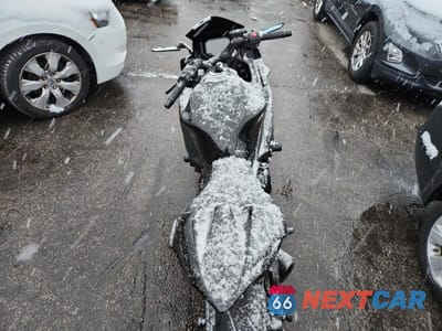 Zdjęcie 6 z 9 samochodu: 2023 KAWASAKI EX650 R VIN:ML5EXER17PDA88099 - miniatura