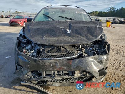 Piąte zdjęcie samochodu w środku: 2018 CHRYSLER PACIFICA TOURING L VIN:2C4RC1BG1JR114336 - miniatura