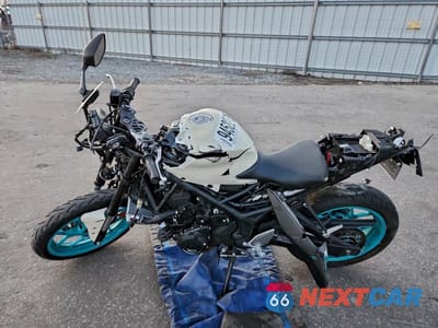 Trzecie zdjęcie samochodu z tyłu: 2024 YAMAHA YZFR3 A VIN:MH3RH18Y0RK016668 - miniatura