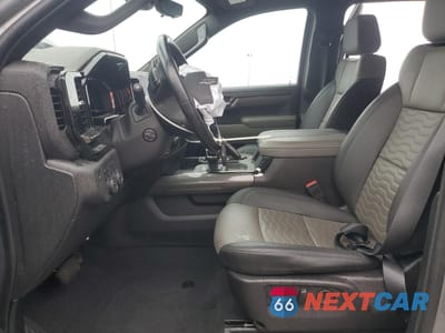 Zdjęcie 7 z 16 samochodu: 2024 CHEVROLET SILVERADO K1500 ZR2 VIN:3GCUDHEL2RG137828 - miniatura