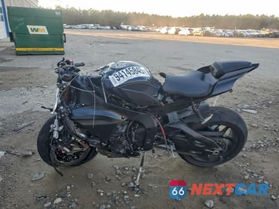 Trzecie zdjęcie samochodu z tyłu: 2025 YAMAHA YZF1000 VIN:JYARNA7E5SA000469 - miniatura