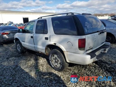 Drugie zdjęcie samochodu z przodu: 2002 CHEVROLET BLAZER VIN:1GNDT13WX2K238564 - miniatura