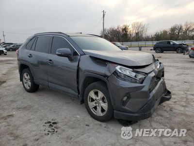 Czwarte zdjęcie samochodu z boku: 2021 TOYOTA RAV4 XLE VIN:2T3W1RFV3MC130257 - miniatura