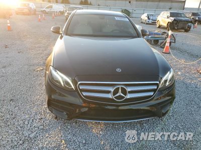 Piąte zdjęcie samochodu w środku: 2017 MERCEDES-BENZ E 300 4MATIC VIN:WDDZF4KBXHA240177 - miniatura