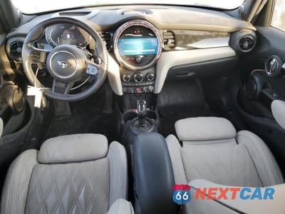 Zdjęcie 8 z 12 samochodu: 2023 MINI COOPER S VIN:WMW53DK05P2S83265 - miniatura