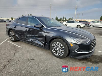 Czwarte zdjęcie samochodu z boku: 2021 HYUNDAI SONATA HYBRID VIN:KMHL54JJ2MA032389 - miniatura