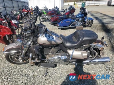Trzecie zdjęcie samochodu z tyłu: 2018 HARLEY-DAVIDSON FLHTK ULTRA LIMITED VIN:1HD1KED16JB664404 - miniatura