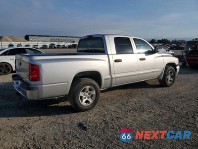 Trzecie zdjęcie samochodu z tyłu: 2006 DODGE DAKOTA QUAD SLT VIN:1D7HE48N66S605624 - miniatura