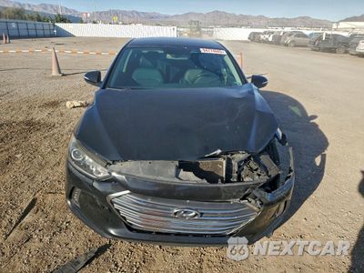 Piąte zdjęcie samochodu w środku: 2017 HYUNDAI ELANTRA SE VIN:KMHD84LF5HU185972 - miniatura