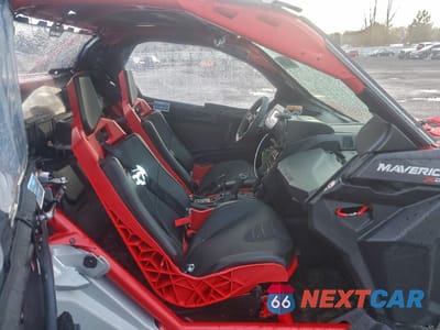 Piąte zdjęcie samochodu w środku: 2025 CAN-AM MAVERICK XDS UTILITY VEHICLE VIN:3JBVDAV40SE000508 - miniatura