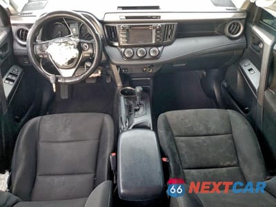 Zdjęcie 8 z 13 samochodu: 2018 TOYOTA RAV4 LE VIN:JTMZFREV5JJ212001 - miniatura