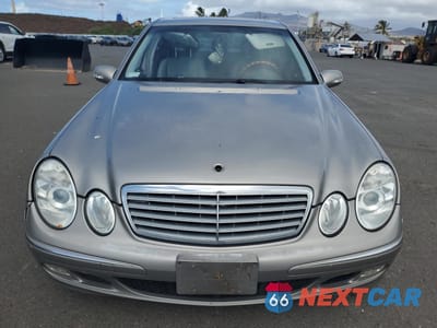 Piąte zdjęcie samochodu w środku: 2003 MERCEDES-BENZ E 500 VIN:WDBUF70J63A127379 - miniatura