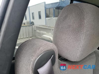 Zdjęcie 10 z 13 samochodu: 2006 CHEV SILVERADO VIN:1GCEC14X36Z257393 - miniatura
