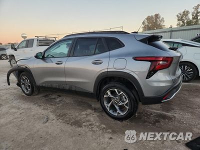 Drugie zdjęcie samochodu z przodu: 2025 CHEVROLET TRAX 1LT VIN:KL77LHEP6SC229985 - miniatura