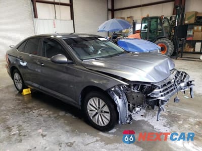 Czwarte zdjęcie samochodu z boku: 2019 VOLKSWAGEN JETTA S VIN:3VWC57BU7KM093541 - miniatura