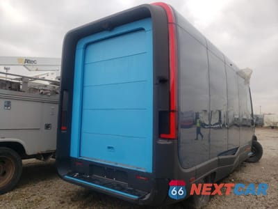 Czwarte zdjęcie samochodu z boku: 2022 RIVIAN EDV 700 VIN:7FCEHDB79NN003130 - miniatura