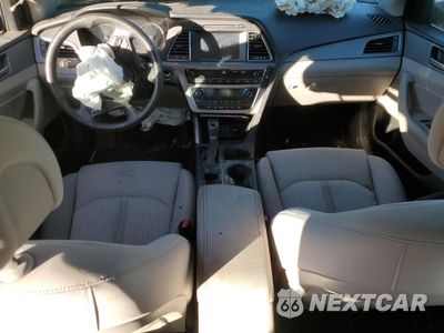 Zdjęcie 8 z 12 samochodu: 2017 HYUNDAI SONATA HYBRID VIN:KMHE24L31HA065065 - miniatura