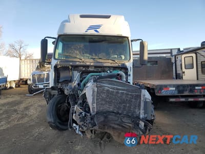 Zdjęcie 9 z 10 samochodu: 2016 VOLVO VN VNL VIN:4V4NC9EHXGN961058 - miniatura