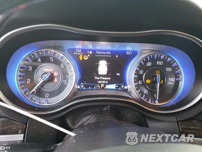 Zdjęcie 9 z 12 samochodu: 2018 CHRYSLER 300 LIMITED VIN:2C3CCAKG5JH165306 - miniatura