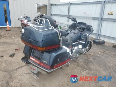 Czwarte zdjęcie samochodu z boku: 1989 HONDA GL1500 VIN:1HFSC2208KA108345 - miniatura