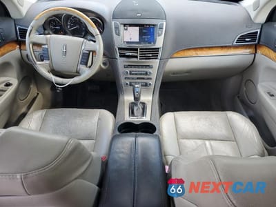 Zdjęcie 8 z 13 samochodu: 2011 LINCOLN MKT VIN:2LMHJ5FR2BBJ51863 - miniatura