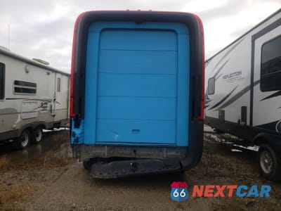 Zdjęcie 6 z 12 samochodu: 2022 RIVIAN EDV 700 VIN:7FCEHDB73NN003690 - miniatura