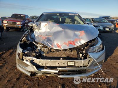 Piąte zdjęcie samochodu w środku: 2018 CHEVROLET CRUZE LS VIN:1G1BC5SM4J7204847 - miniatura