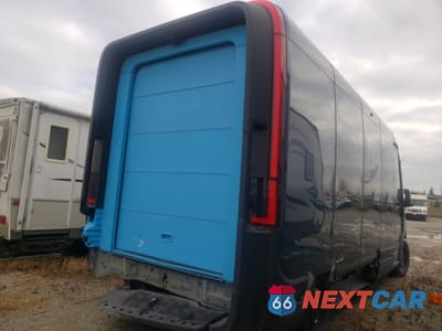 Trzecie zdjęcie samochodu z tyłu: 2022 RIVIAN EDV 700 VIN:7FCEHDB73NN003690 - miniatura