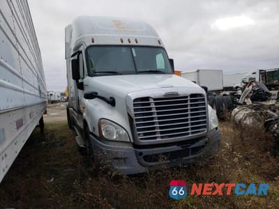 2017 FREIGHTLINER CASCADIA 125 3AKJGLDR9HSHJ4911 - główne zdjęcie licytacji z USA - miniatura
