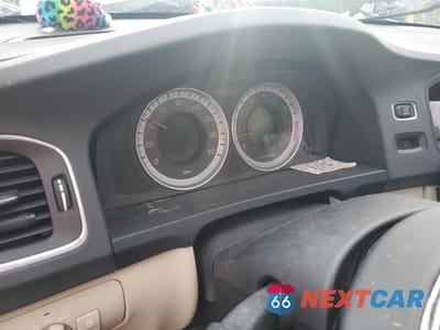 Zdjęcie 9 z 13 samochodu: 2012 VOLVO S60 T5 VIN:YV1622FS5C2089172 - miniatura
